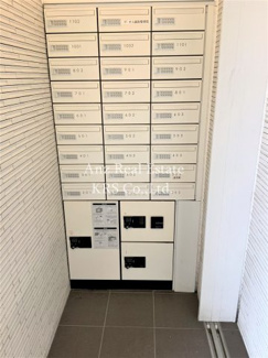 【その他共用部分】 | プライムツリー内久宝寺 | エントランスには荷物の受け取りに便利な宅配ボックス設置！