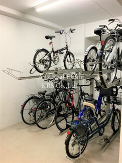 【その他】 | プライムツリー内久宝寺 | 屋内駐輪場です！雨風から自転車を守ります！