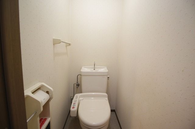 セゾン・メルヴェーユ春棟 Dのトイレ|ゆったりとした空間のトイレです