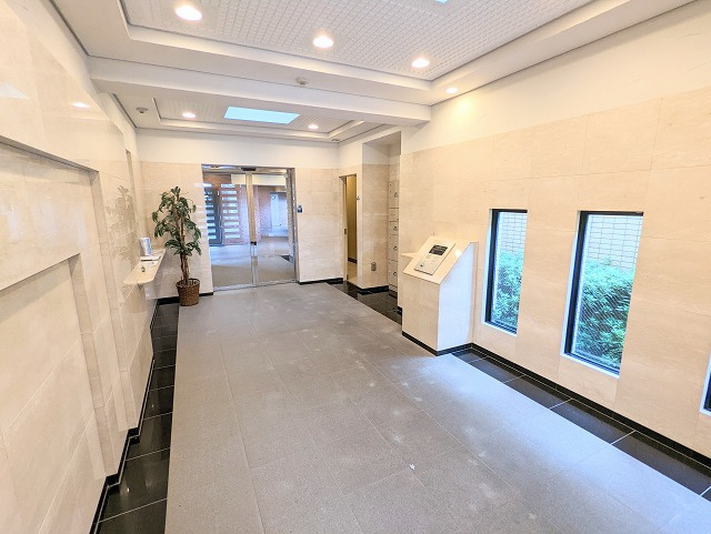 ソルフィエスタ猿江恩賜公園のエントランス|安心のオートロック付