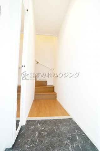 マ・メゾン川西の玄関