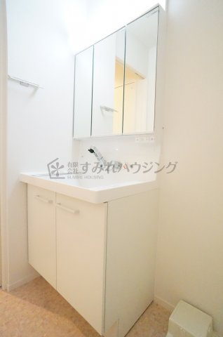 マ・メゾン川西の洗面所