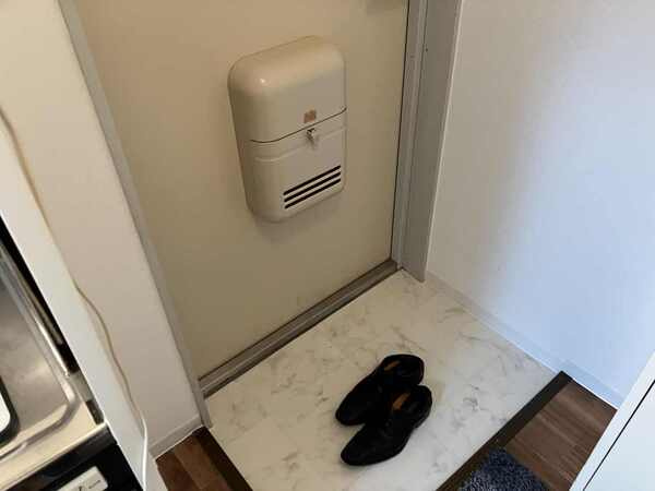 ゴッドフィールド布施の玄関