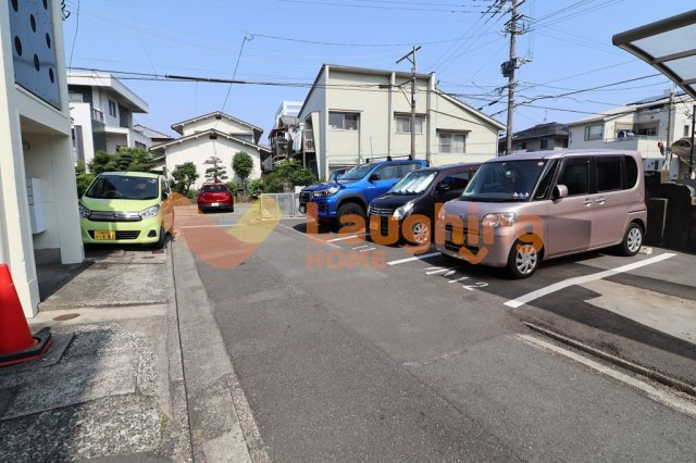 モントシュターム荘島の駐車場|カースペースがあります