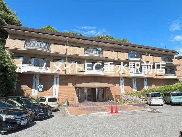 ハイツレインボー塩屋の外観