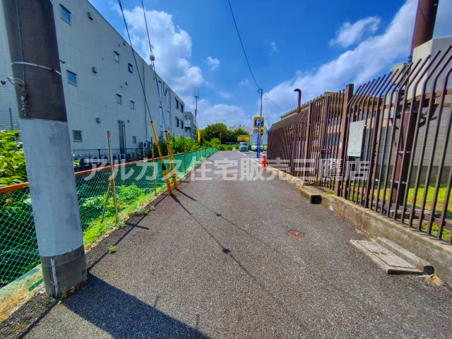 武蔵野市境５丁目 売地の前面道路含む現地写真
