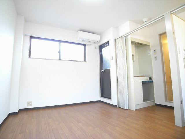 【洋室】 | フルーレミサキ