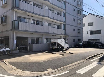 【駐車場】 | グランデュール若清 | ★敷地内駐車場