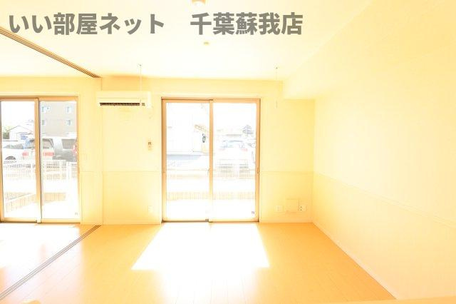 アクアコートの居間・リビング|こちらのリビングで趣味の時間をお楽しみください