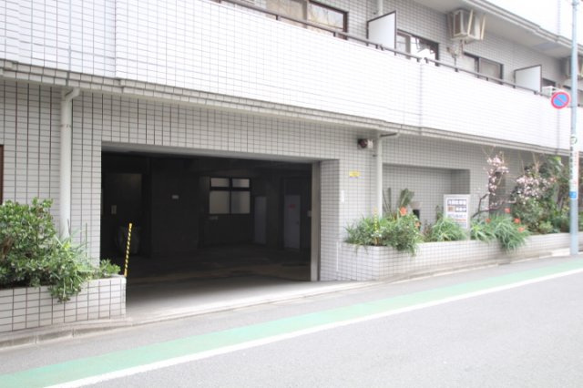 【駐車場】