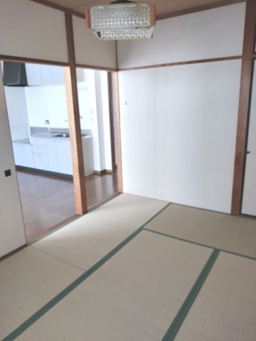 北園マンションの和室|ダイニング横　６畳