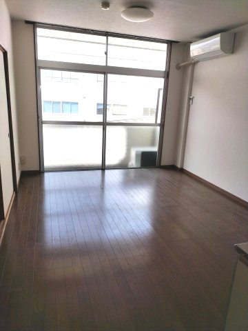 北園マンションの居間・リビング