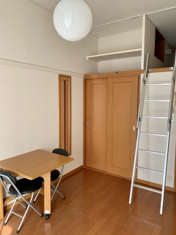 レオパレスLEOWINの居間・リビング