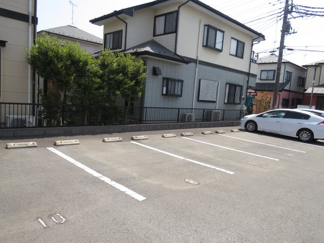 エスポワールの駐車場