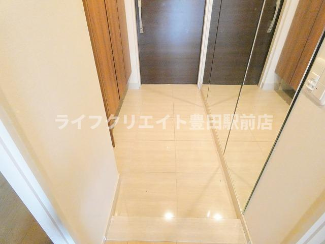 オハナ豊田多摩平の森の玄関