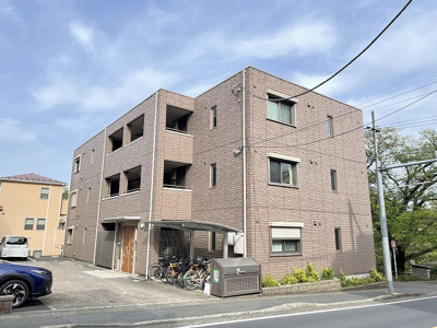 【外観】 | ヴァンベール百合丘 | 小田急線「百合ヶ丘」駅まで徒歩8分！「新百合ヶ丘」駅までも徒歩圏内！2駅利用可能で通勤通学・お買物にも便利な立地です☆