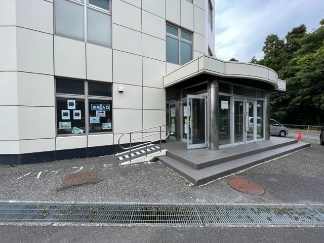 森滝ビルのエントランス