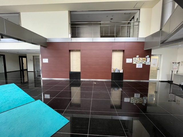 森滝ビルのロビー