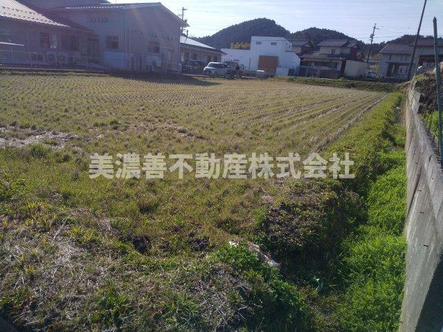 ６０５８５　山県市高木土地の外観