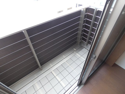 【バルコニー】 | スノーベル | 外からの目が気にならないバルコニーで洗濯物が干せます