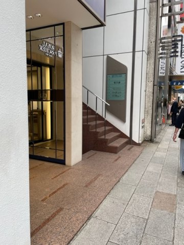 銀座シルクビルのエントランス