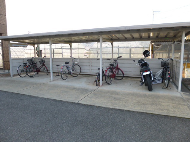 倉敷市田ノ上のアパートのその他共用部分|自転車置き場