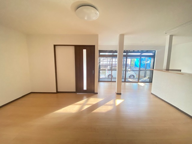 北諸県郡三股町大字蓼池の中古一戸建の居間・リビング