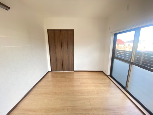 北諸県郡三股町大字蓼池の中古一戸建の洋室