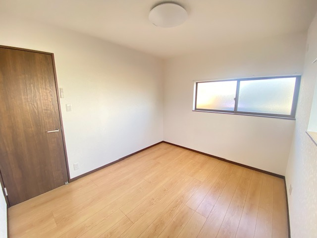 北諸県郡三股町大字蓼池の中古一戸建の洋室