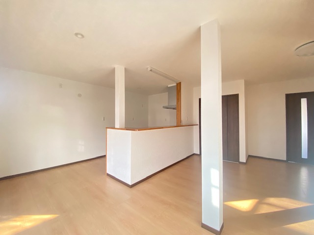 北諸県郡三股町大字蓼池の中古一戸建の居間・リビング