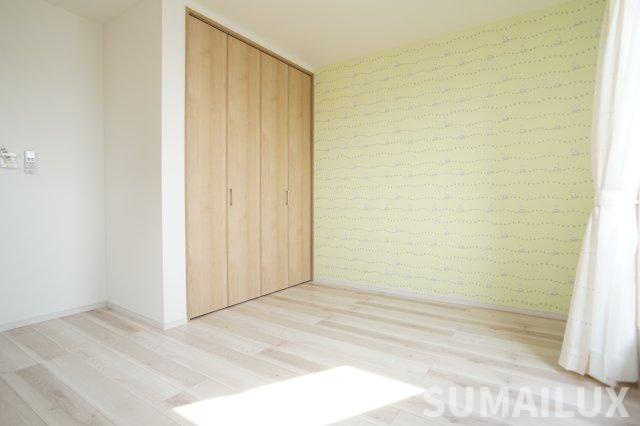 熊本市東区小山１丁目の一戸建ての洋室