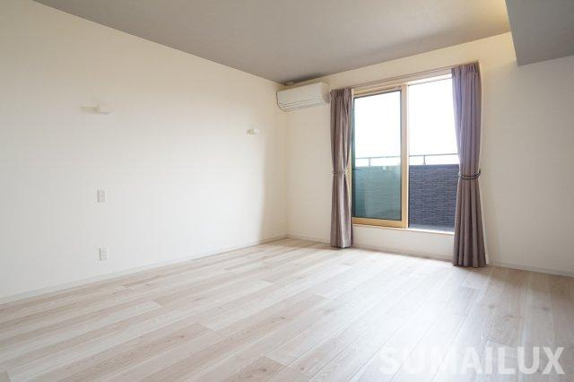 熊本市東区小山１丁目の一戸建ての洋室