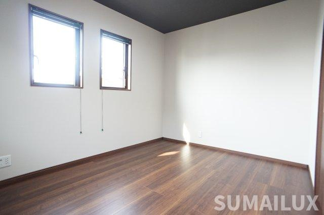 熊本市東区小山１丁目の一戸建ての洋室