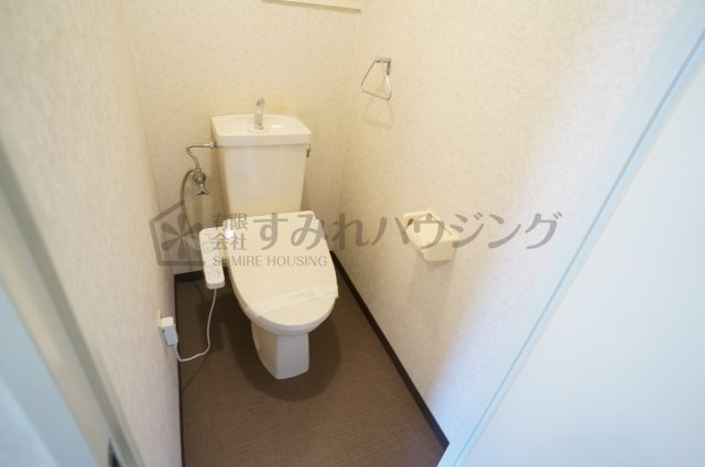 ハイネスコートのトイレ|参考、同建物・反転間取りの号室