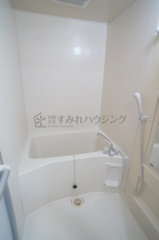 ハイネスコートの浴室|参考、同建物・反転間取りの号室