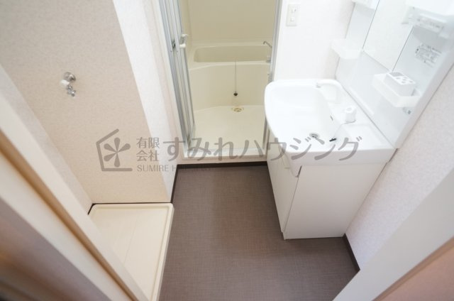 ハイネスコートの洗面所|参考、同建物・反転間取りの号室
