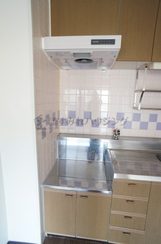 ハイネスコートのキッチン|参考、同建物・反転間取りの号室