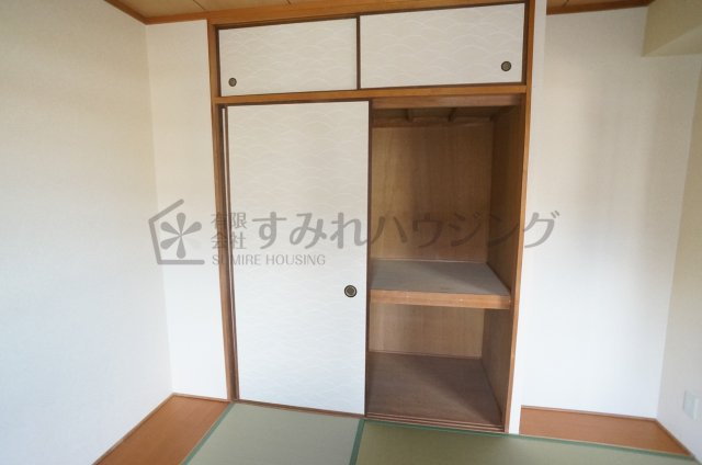 ハイネスコートの収納|参考、同建物・反転間取りの号室