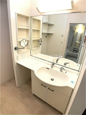 【独立洗面台】 | セジュールウィット井田町 | 使いやすい独立洗面台です