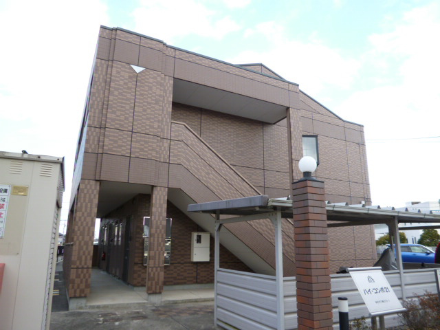 総社市三輪のアパートの外観