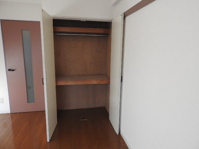 シティクレスト元住吉の収納