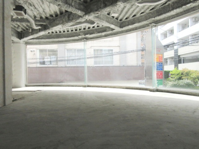 【内装】 | ガラス張りの軽飲食店向け