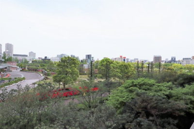 【展望】 | ＯＡＰレジデンスタワー東館 | お部屋からカスケードガーデンが一望♪
四季折々の景色をお楽しみいただけます♪