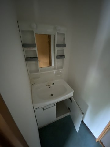 常滑市千代ケ丘１丁目貸事務所の独立洗面台