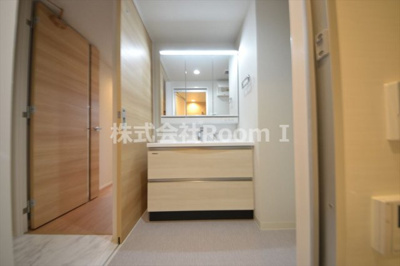 【洗面所】 | ＩＢＣ　Ｒｅｓｉｄｅｎｃｅ　Ｅａｓｔ | 広い洗面スペース