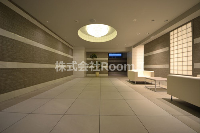 【エントランス】 | ＩＢＣ　Ｒｅｓｉｄｅｎｃｅ　Ｅａｓｔ | ゆとりのあるエントランスです