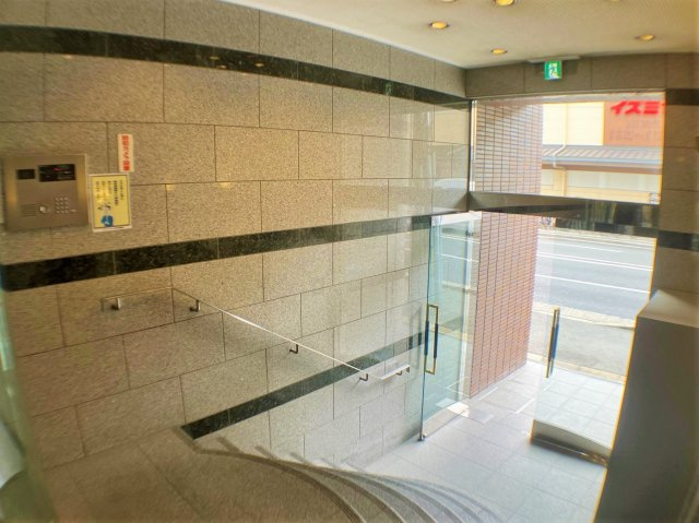 三方角住戸◆駅徒歩９分＆２沿線利用可能◆８階部分につき眺望良好◆メロディーハイム二条城の設備|オートロック