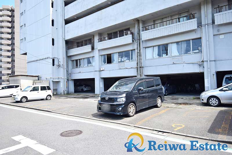 チサンマンション茅ヶ崎緑が浜の駐車場