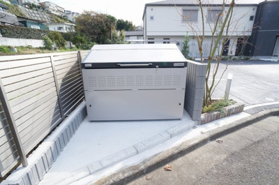 【その他共用部分】 | イーストセトル【SHM】 | 敷地内ごみ置き場でごみ出しもらくらく～♪忙しい社会人さんや学生さんにもうってつけ！