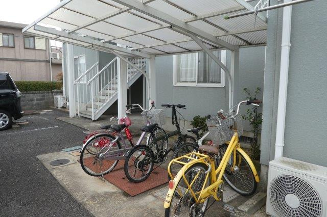 総社市井手のアパートのその他共用部分|自転車置き場